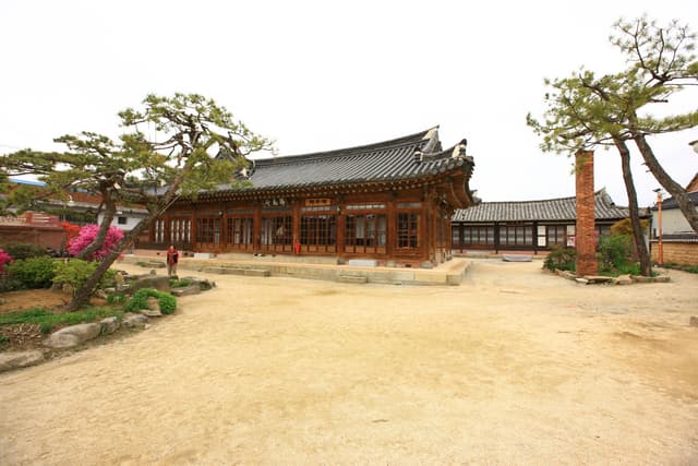 학인당
