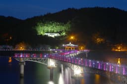 월영교