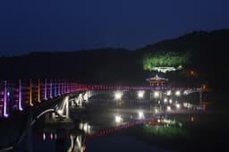 월영교