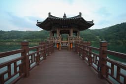 월영교