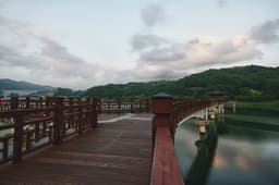 월영교