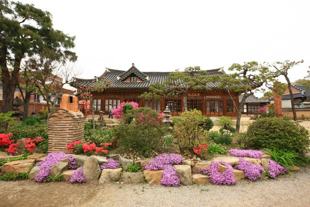 학인당
